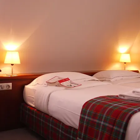 Hotelhome 16 3* Paris