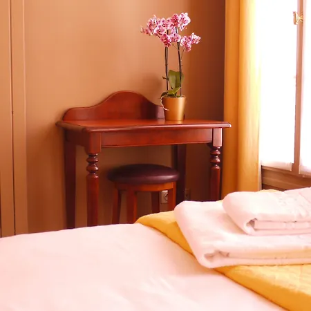 Appart hôtel Hotelhome 16